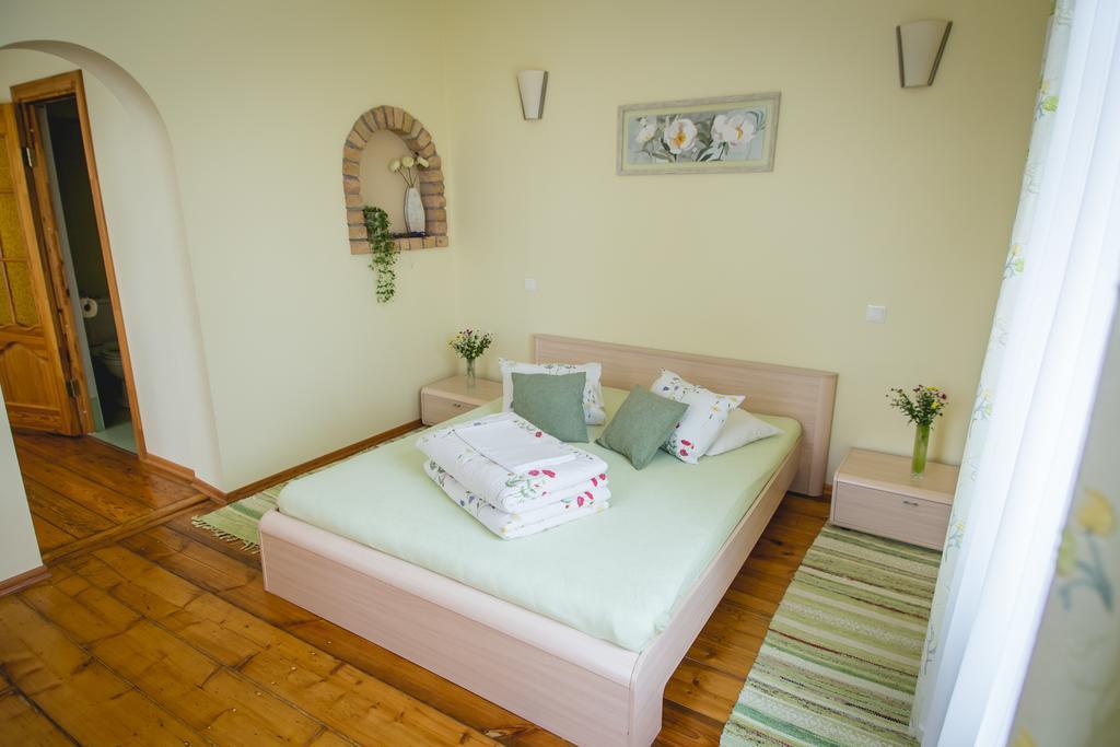 Viesu Maja Janis Hotel Madona Ruang foto