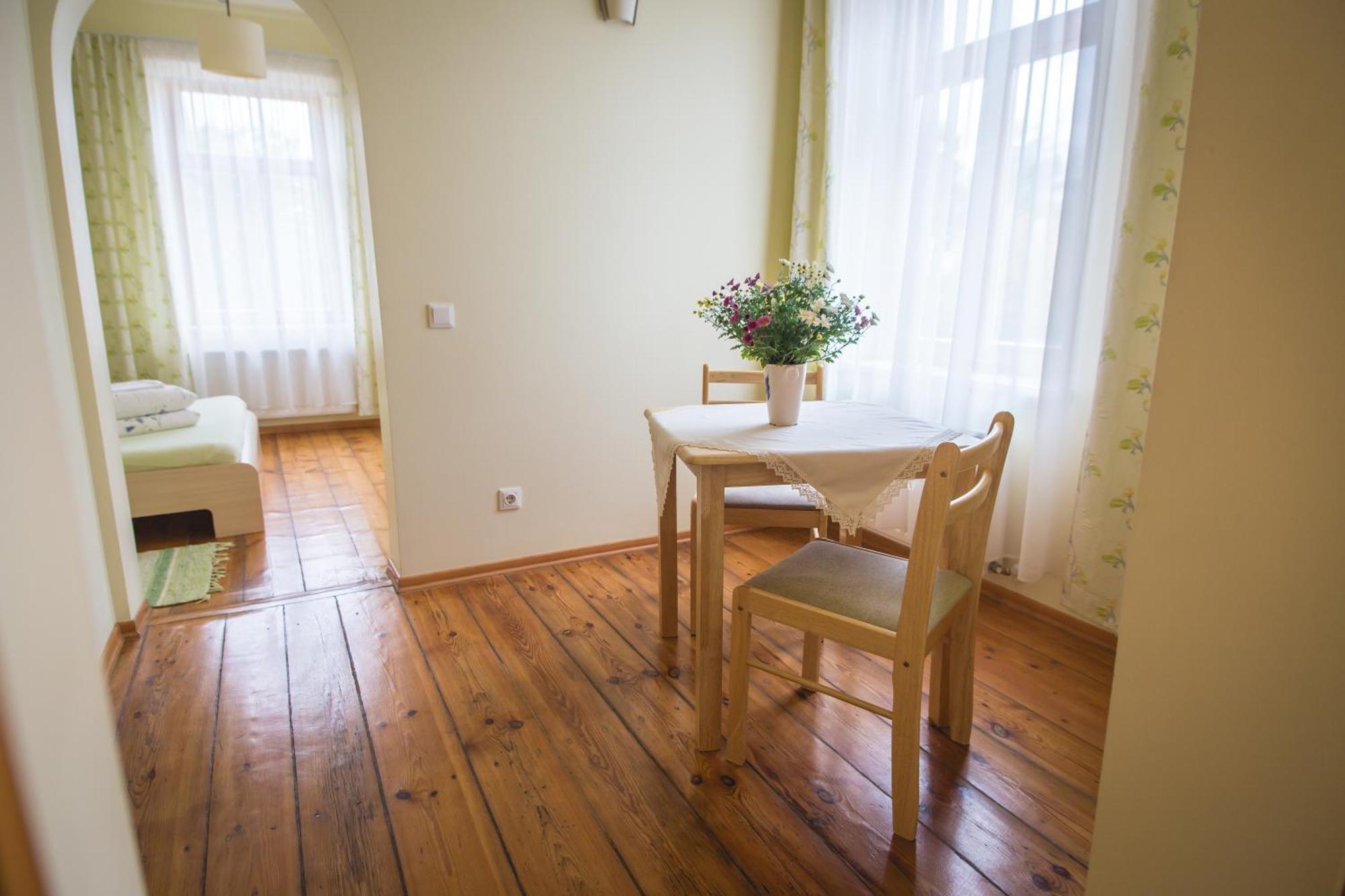 Viesu Maja Janis Hotel Madona Bagian luar foto