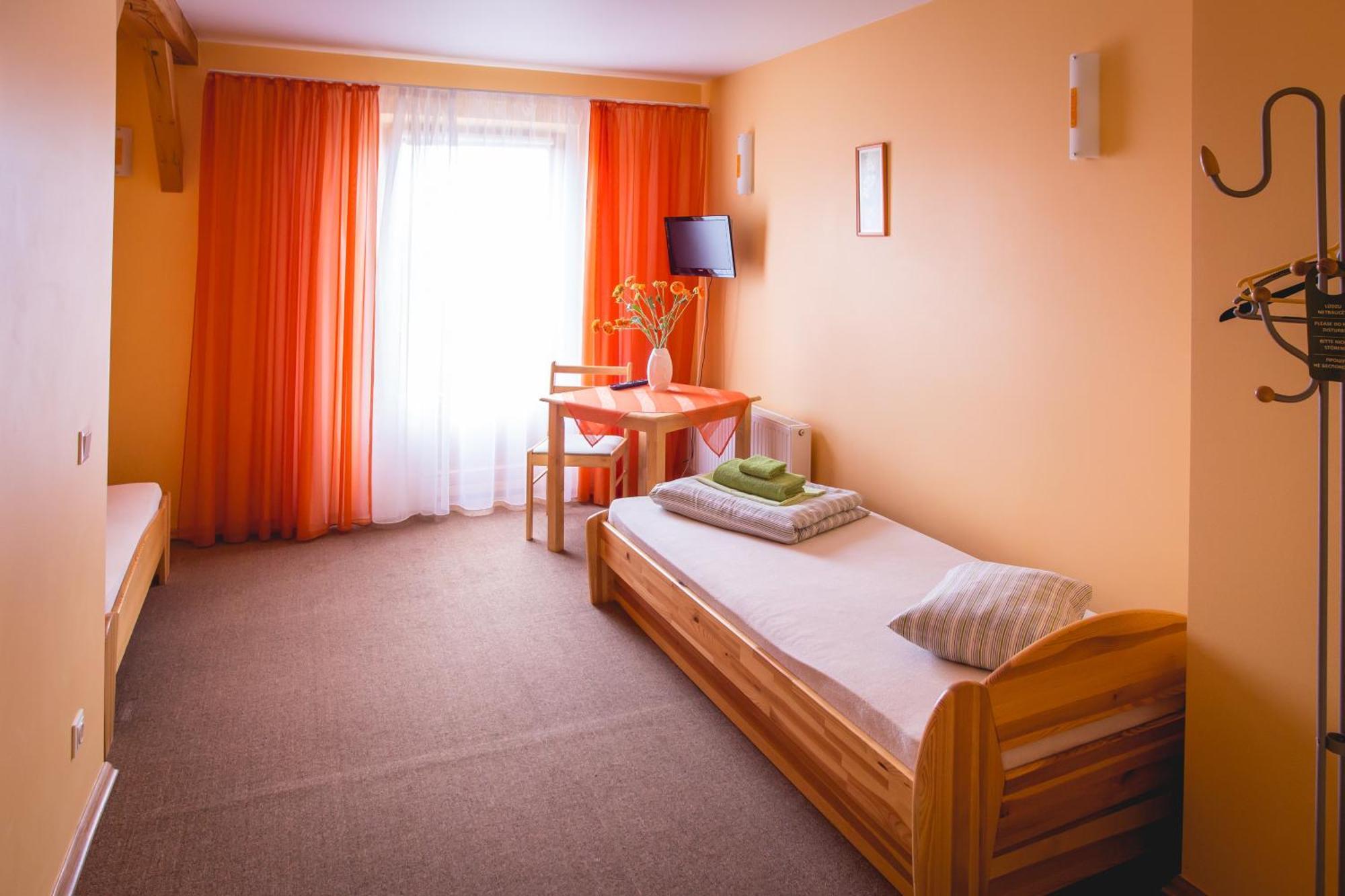Viesu Maja Janis Hotel Madona Ruang foto