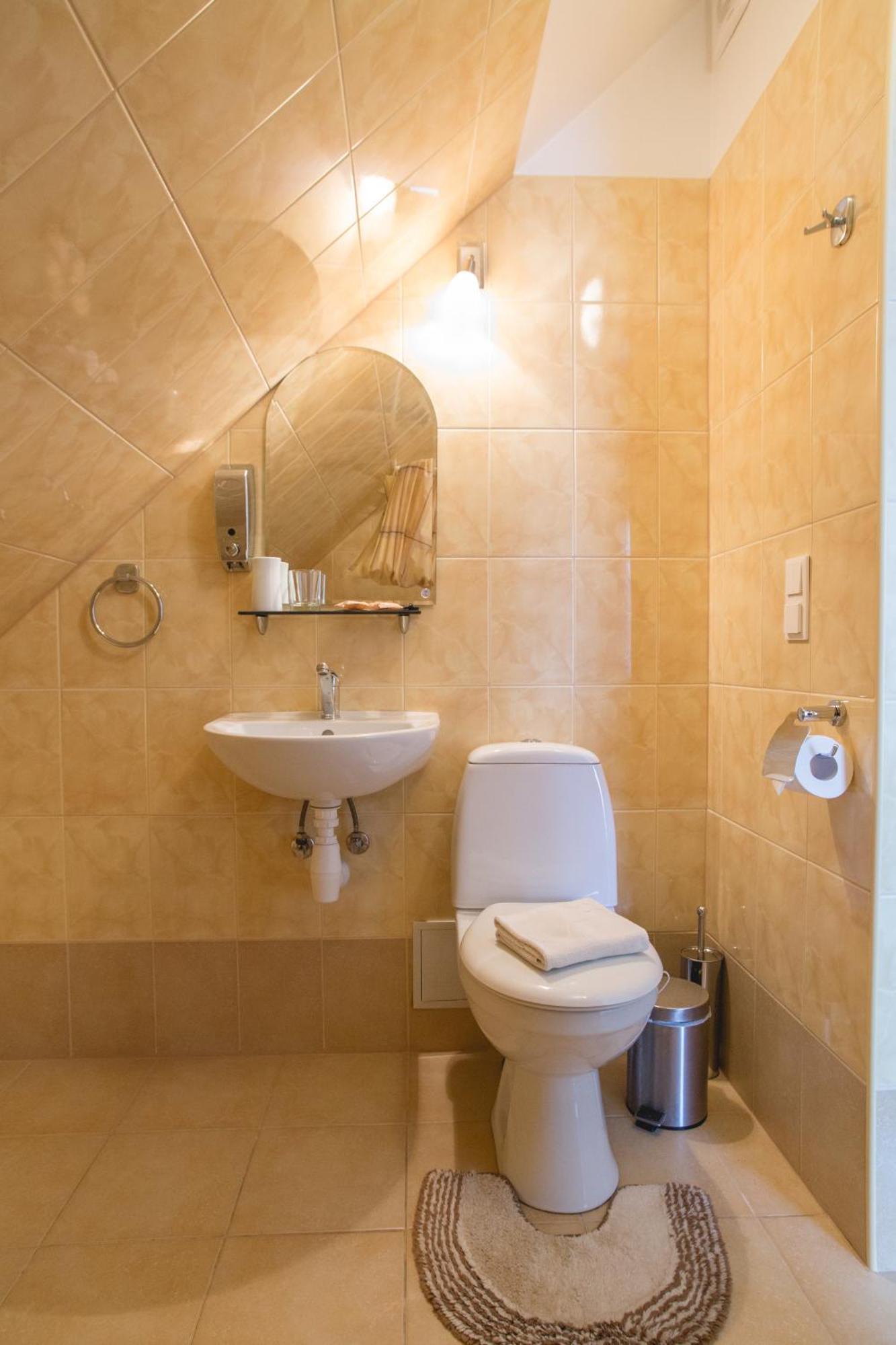 Viesu Maja Janis Hotel Madona Ruang foto